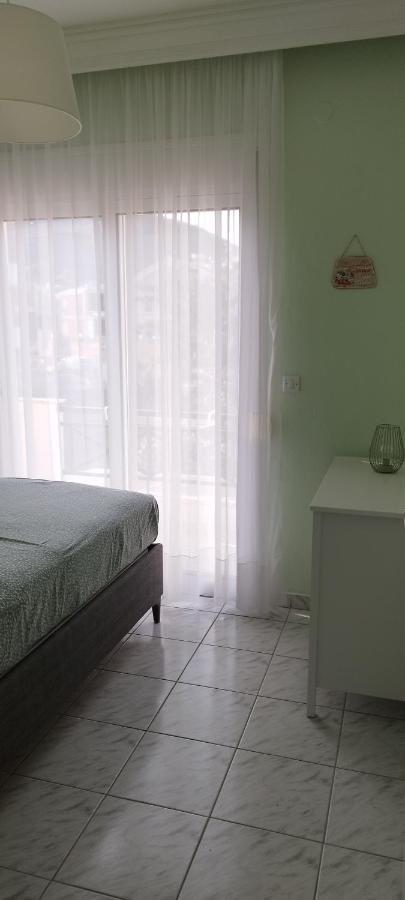 The Twelve In Iraklitsa Apartment Nea Iraklitsa ภายนอก รูปภาพ