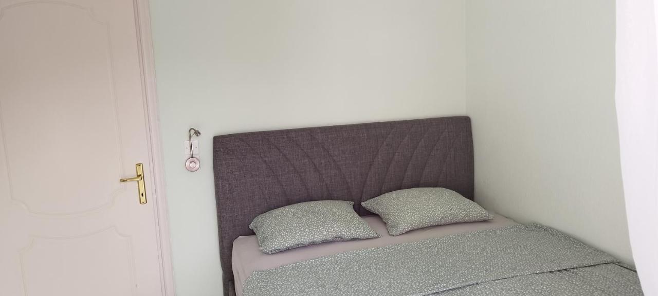 The Twelve In Iraklitsa Apartment Nea Iraklitsa ภายนอก รูปภาพ